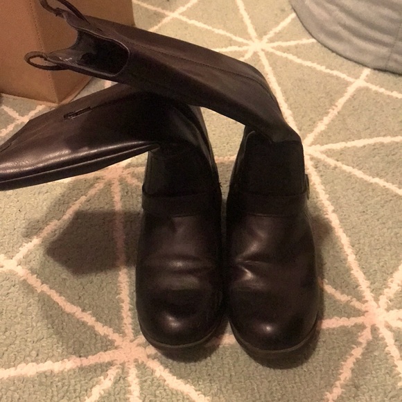 Size 6 black boots. Used only three times - Picture 1 of 1